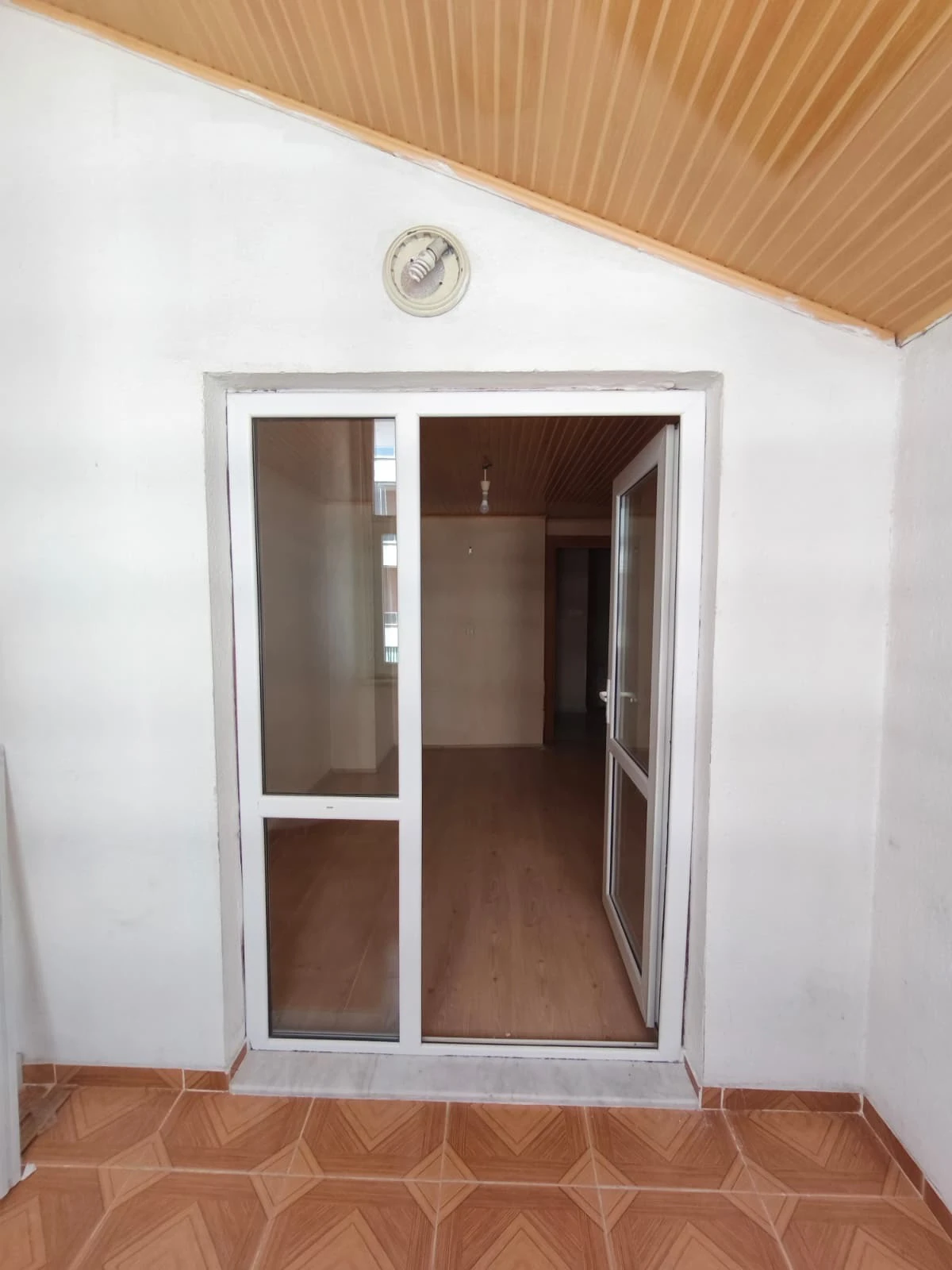KONYA KARATAY MENGENE MAHALLESİNDE 4+1 DUBLEKS KİRALIK DAİRE!